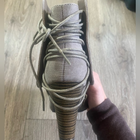 Venus booties - Picture 4 of 5